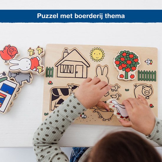 Houten puzzel met boerderijthema, inclusief huis, zon, boom, koe, big, schaap, konijn en kuikentjes.