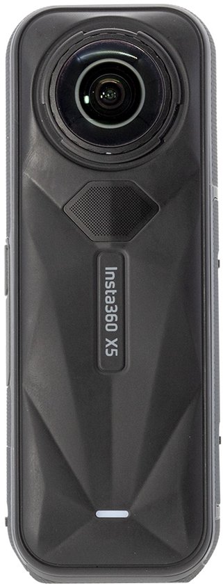 Achterkant van de zwarte Insta360 X5 actiecamera met 360 graden lens en geruit patroon.