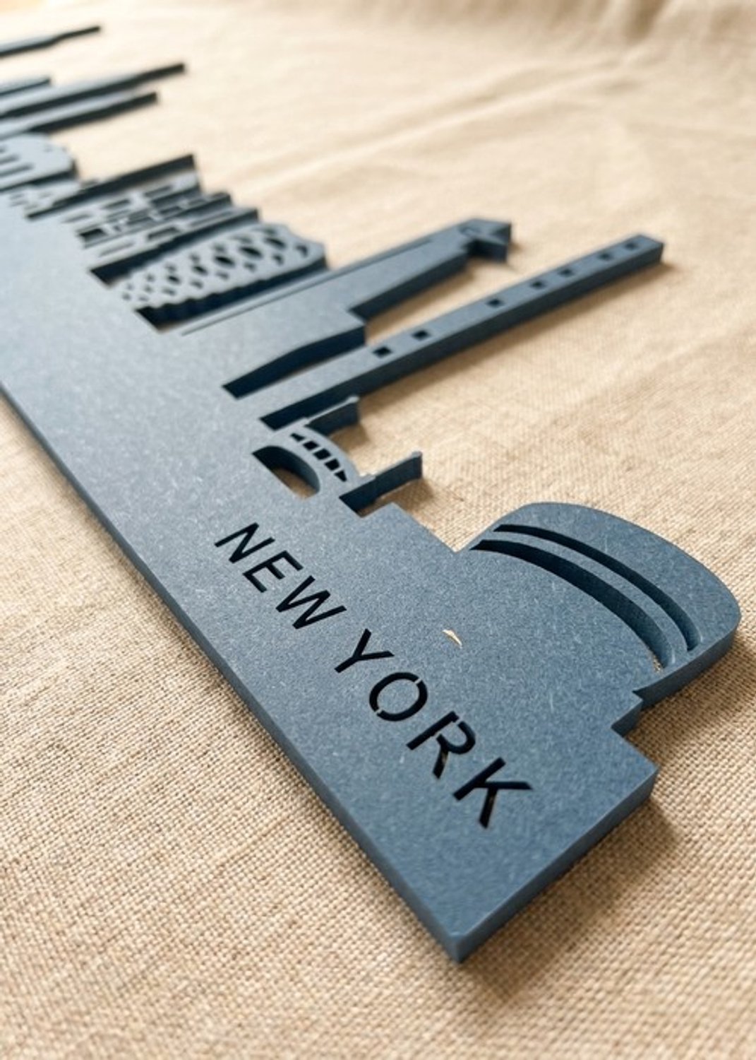 Houten Skyline New York | Wanddecoratie voor aan de muur | Blauw MDF | 100 x 20 cm