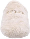 Vooraanzicht van een pluizige, crèmekleurige pantoffel met subtiel Scapa-borduursel.