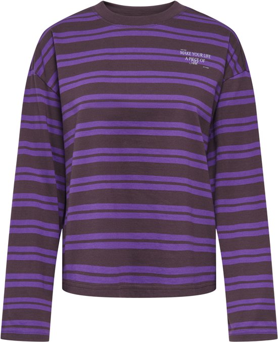 Bruine longsleeve met paarse strepen en de tekst 'MAKE YOUR LIFE A PIECE OF ART'.
