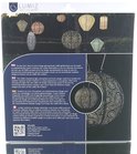 Illustratie van verschillende Lumiz lampionnen in een tuin.