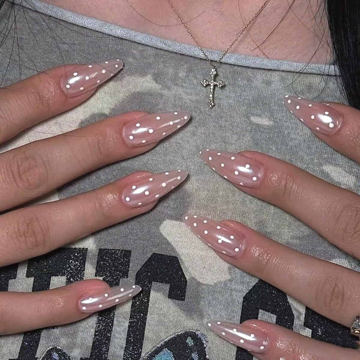24 stuks nagels om op te plakken, amandel, middellang, French press on nails, nude, roze, acrylnagels, witte stippen, kunstnagels, natuurlijke herbruikbare valse nagels voor dames en meisjes