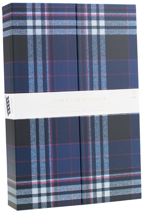 Tommy Hilfiger geschenkverpakking met blauw-roze ruitpatroon.