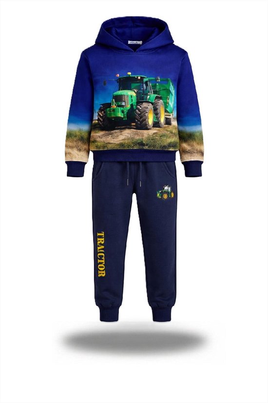 Kinder joggingpak: donkerblauwe hoodie met tractoropdruk en donkerblauwe joggingbroek met tractor en 'TRACTOR' tekst.
