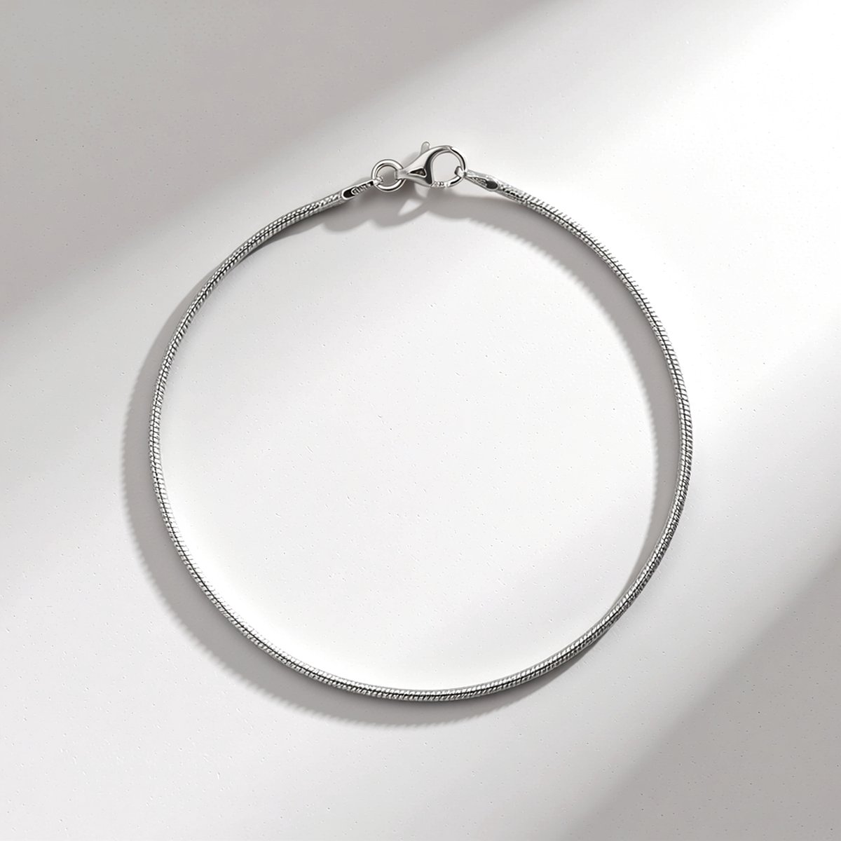 Cavill - Zilveren Armband 925 Sterling Zilver met Rhodium - Smalle Slangenarmband - 20 cm - Minimalistische, Elegante & Duurzame Armband