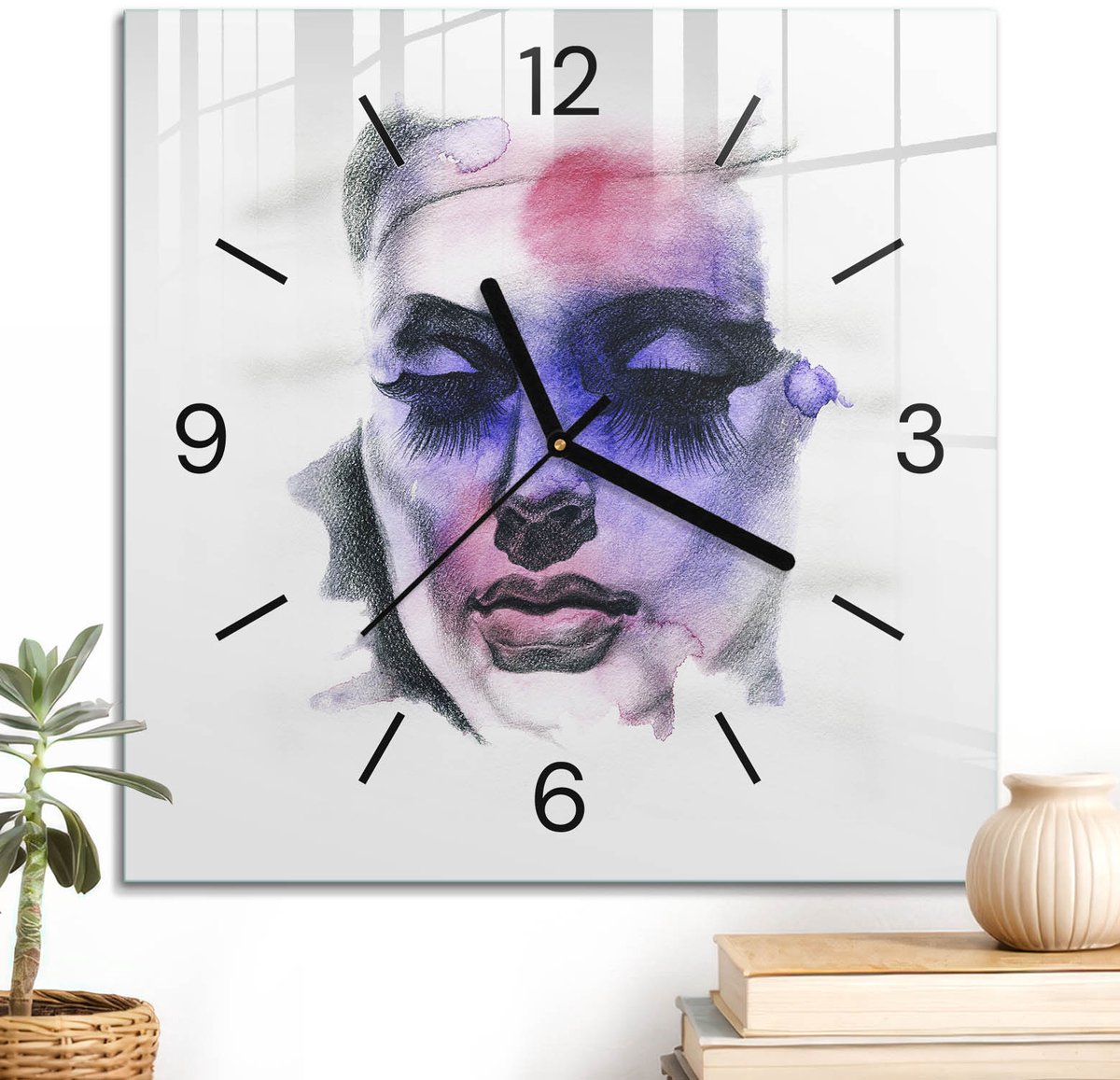 ArtPrintCave Paars Glazen Klok - 30x30 cm - Wandklok Vierkant - Dromerig Portret Wandklok Keuken - Abstractie Unieke Klok - Zwarte Klokwijzers