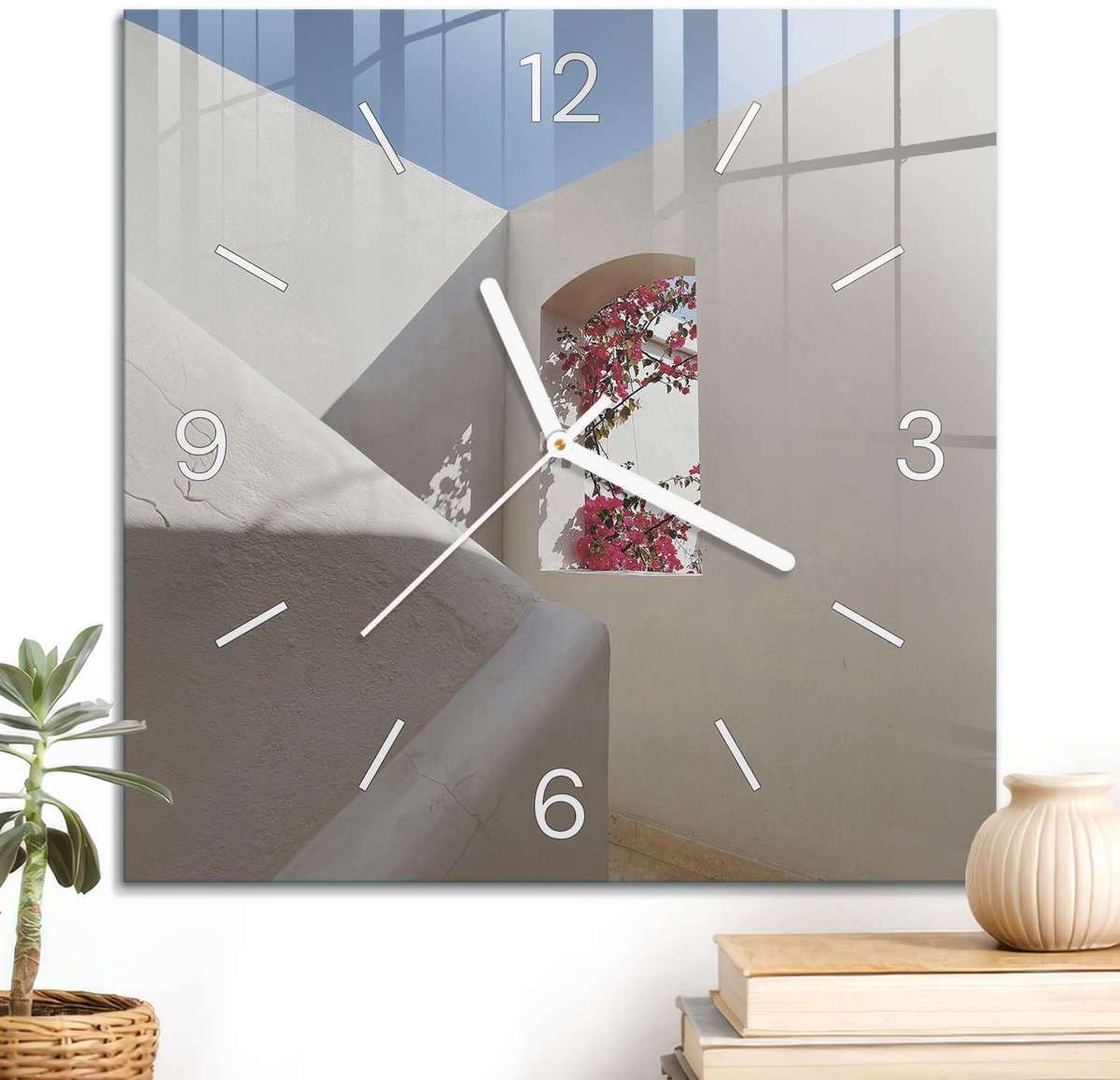 ArtPrintCave Romig Glazen Klok - 30x30 cm - Wandklok Vierkant - Exotische Bloem Stille Wandklok - Architectuur Wandklok Keuken - Witte Klokwijzers