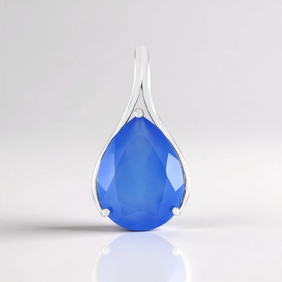Cavill - 6,47 ct Blauwe Chalcedoon Hanger - 925 Sterling Zilver met Rhodium - Druppelvormig Facetgeslepen - Elegant, Minimalistisch Sieraad