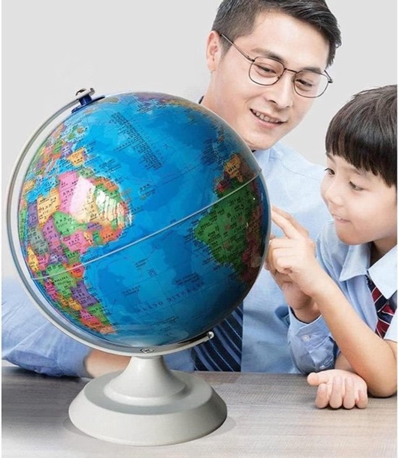 Wereldbol - Educatieve globe voor kinderen - Leren over de wereld - Ingebouwde LED-verlichting - 20 cm diameter - Meerkleurig