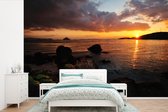 Papier peint photo en vinyle - Magnifique coucher de soleil sur Naoshima au Japon largeur 390 cm x hauteur 260 cm - Tirage photo sur papier peint (disponible en 7 tailles)