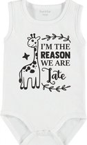 Baby Rompertje met tekst 'I'm the reason we are late 2' | mouwloos l | wit zwart | maat 62/68 | cadeau | Kraamcadeau | Kraamkado