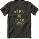 10 Jaar Legendarisch Gerijpt T-Shirt | Mos - Ivoor | Grappig Verjaardag en Feest Cadeau Shirt | Dames - Heren - Unisex | Tshirt Kleding Kado | - Donker Grijs - XL