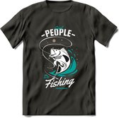 Cool People Do Fishing - Vissen T-Shirt | Aqua | Grappig Verjaardag Vis Hobby Cadeau Shirt | Dames - Heren - Unisex | Tshirt Hengelsport Kleding Kado - Donker Grijs - S