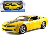 Chevrolet Camaro SS RS (Geel/Zwart) (22 cm) 1/24 Maisto + Hot Wheels Miniatuurauto + 3 Unieke Auto Stickers! - Model auto - Schaalmodel - Modelauto - Miniatuur autos - Speelgoed vo