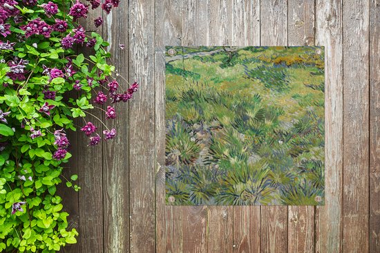 Tuinposter 100x100 cm - Tuindecoratie Grasveld met bloemen en vlinders - Schilderij van Vincent van Gogh - Poster voor in de tuin - Buiten decoratie - Schutting tuinschilderij - Tuindoek muurdecoratie - Wanddecoratie balkondoek