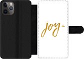 Bookcase Geschikt voor iPhone 11 Pro telefoonhoesje - Kerst - Joy - Goud - Spreuken - Quotes - Met vakjes - Wallet case met magneetsluiting