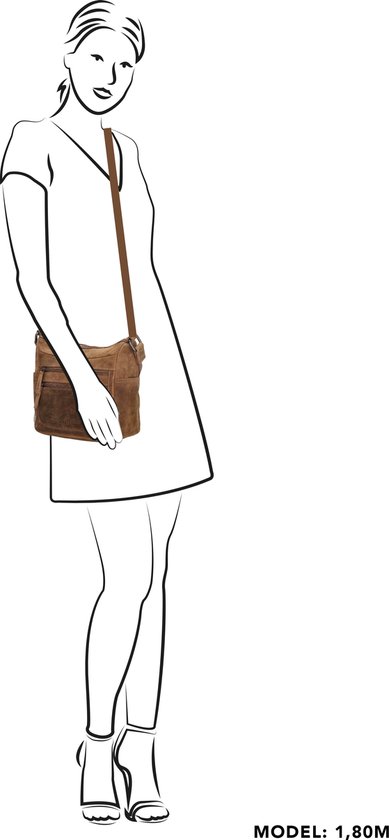 Bruine leren crossbody tas gedragen door model van 1.80m, met verstelbare schouderband en ritsvakjes.