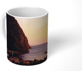 Mok -zonsondergang achter de zee en de Pitons - 350 ML - Beker