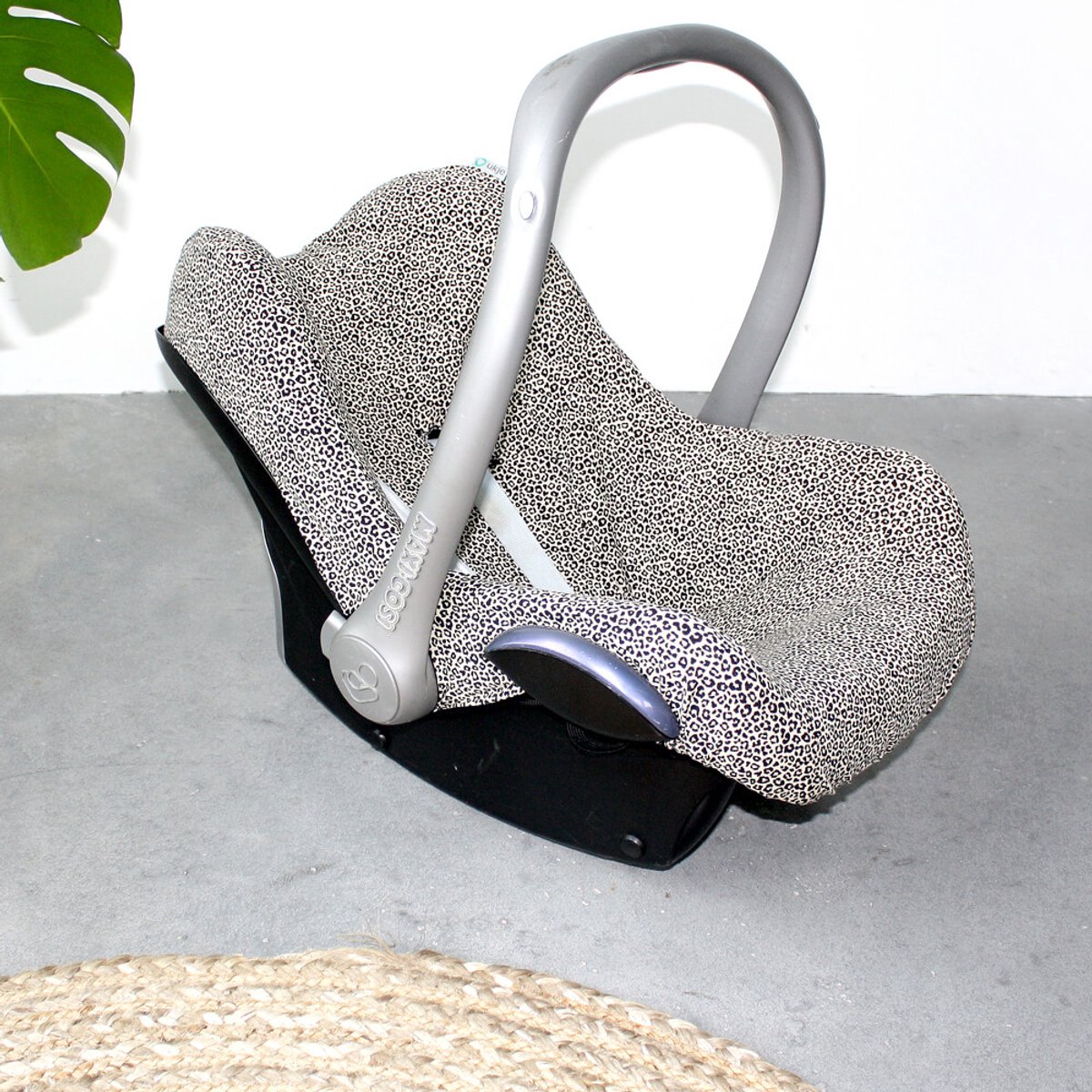 Maxi Cosi hoes Pebble Cabriofix Citi - Autostoelhoes Groep 0 - Zacht Katoen - Met Waterdichte Voering ter Bescherming van je Autostoel - Perfecte Pasvorm - Combineer met de Bijpassende Ukje Zonnekap Voetenzak en Gordelbeschermer - Zand Luipaard – foto 7
