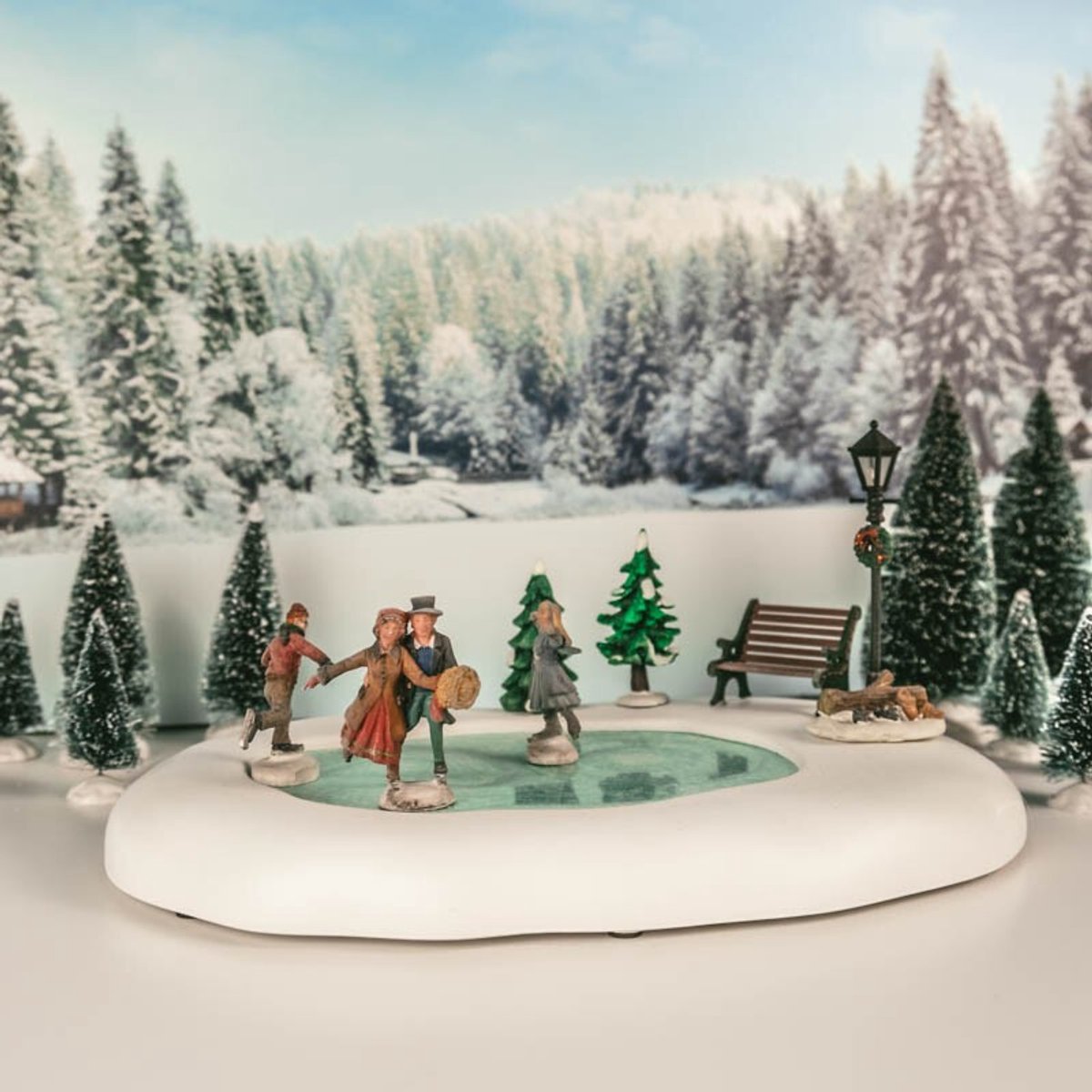 Lemax Kerstdorp Schaatsbaan - set van 9 - 4.5V adapter – foto 6