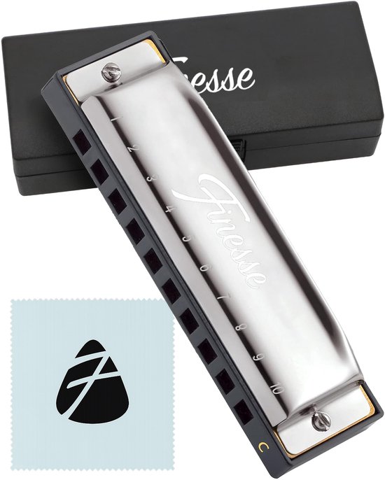 Zilveren Finesse mondharmonica met zwarte zijkanten, opengewerkt zwart etui en lichtblauw doekje.