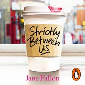 Koffiebeker met lippenstiftkus en de tekst 'Strictly Between Us'. Van Jane Fallon.