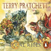 Boekomslag voor "Equal Rites" van Terry Pratchett, met twee tovenaars die elkaar aankijken, een gouden fles en vliegende boeken.