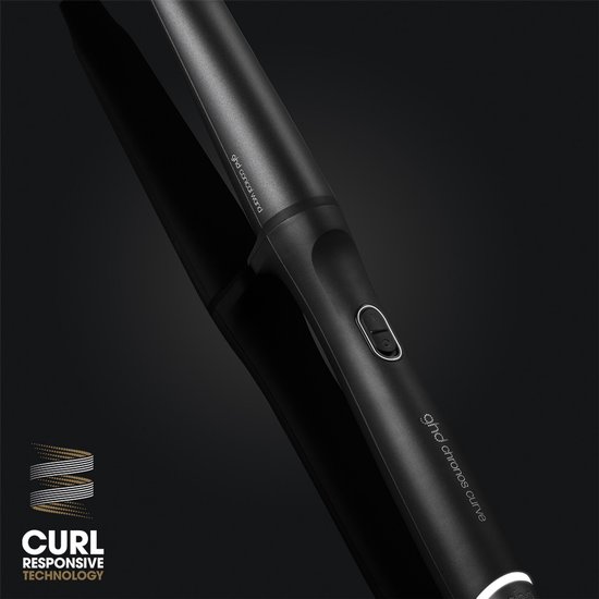 Detailopname van de zwarte ghd Chronos Curve conische krultang, met de tekst 'ghd conical wand' en 'curl responsive technology'.