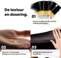 Een hand met olie, een flesje en een vrouw die haar haar aanbrengt.