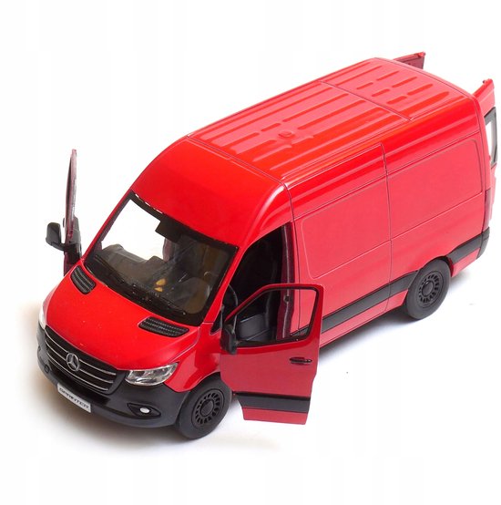 Rode Mercedes-Benz Sprinter bestelbus model met geopende bestuurders- en passagiersdeur.
