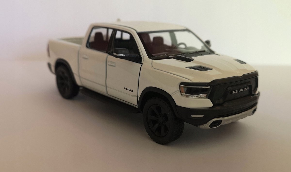 Kinsmart Dodge Ram 1500 2019 Modelauto Schaal 1:46 Wit