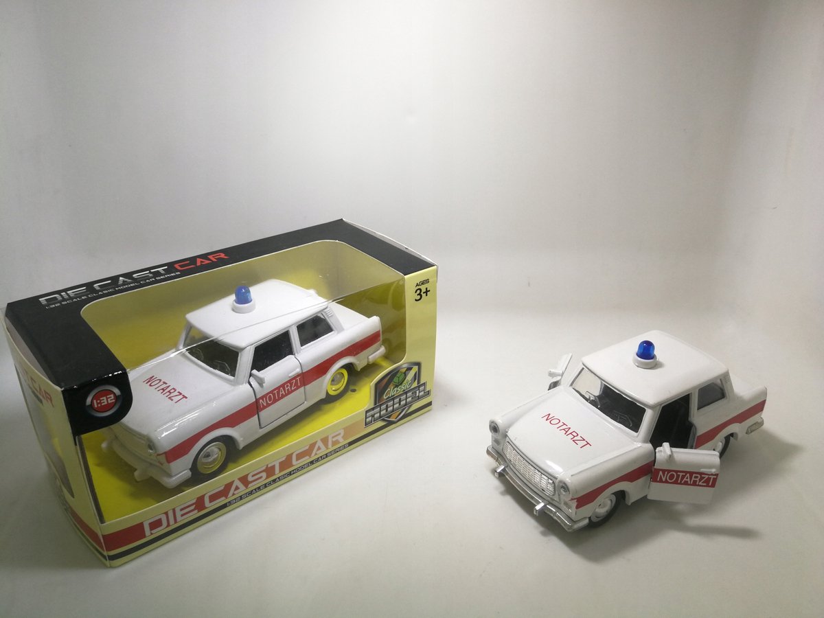 Trabant Ambulance Metaal Speelgoed 1:32 Norimpex