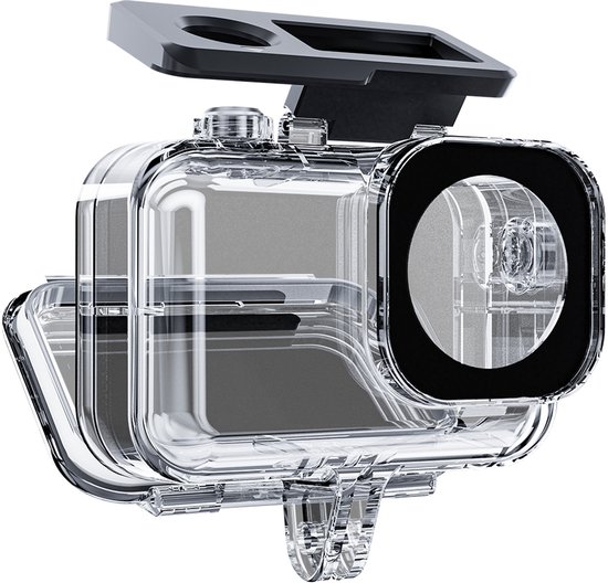 Transparante waterdichte behuizing voor een actioncam, gezien vanuit een schuine hoek, met zwarte details.