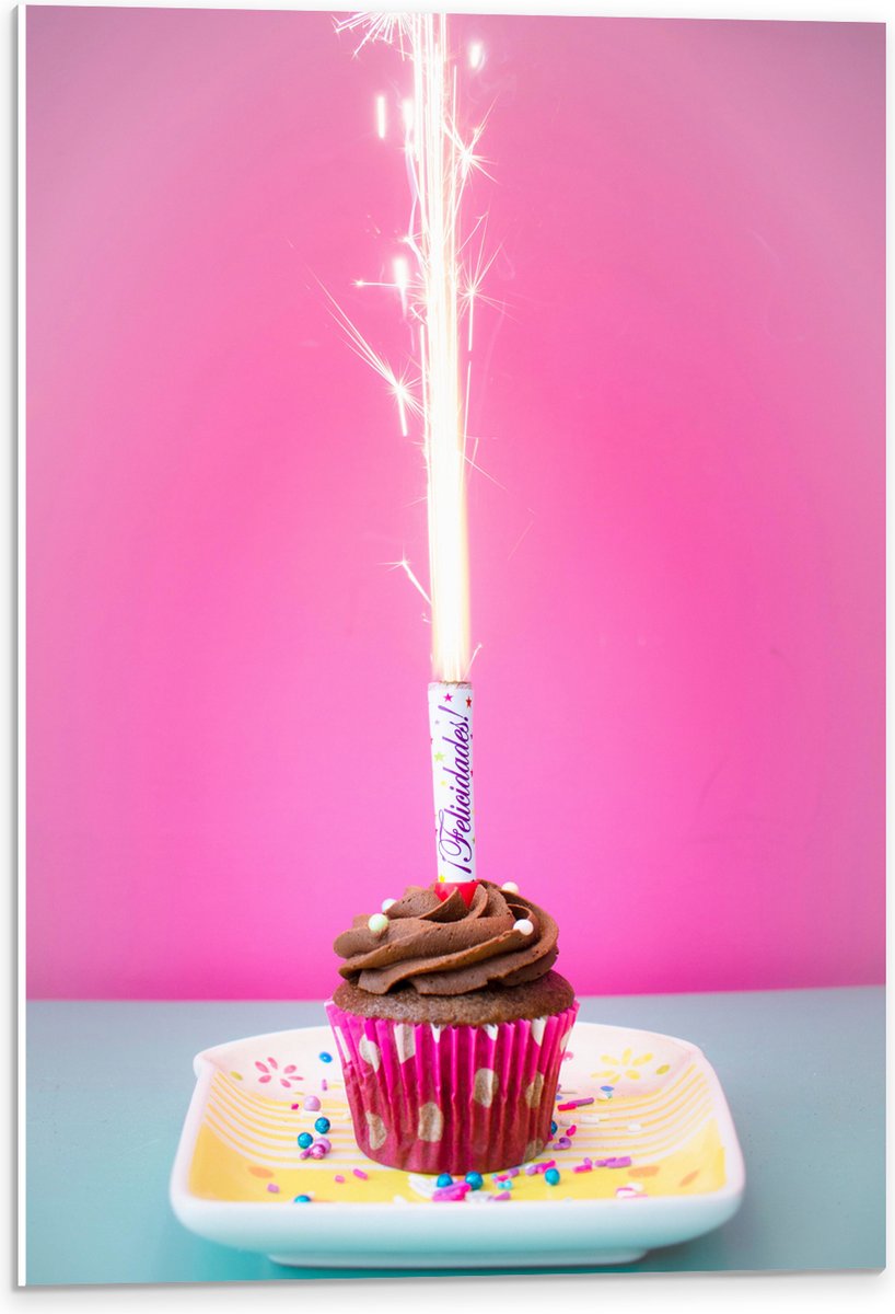 PVC Schuimplaat - Verjaardagscupcake met Chocolade Topping en Fontein - 40x60 cm Foto op P