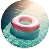 Dibond Muurcirkel - Roze Zwemband Dobberend in Zwembad op Zomerse Dag - 30x30 cm Foto op Aluminium Muurcirkel (met ophangsysteem)