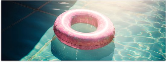 Poster (Mat) - Roze Zwemband Dobberend in Zwembad op Zomerse Dag - 60x20 cm Foto op Posterpapier met een Matte look