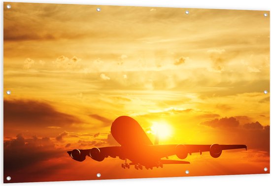 Tuinposter – Opstijgend Vliegtuig bij Felle Zonsondergang - 150x100 cm Foto op Tuinposter (wanddecoratie voor buiten en binnen)