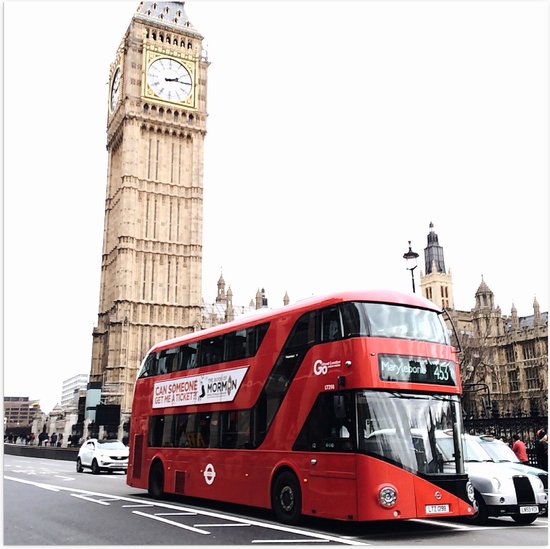 Poster Glanzend – Rode Dubbeldekker Bus Rijdend bij Big Ben in New York - 50x50 cm Foto op Posterpapier met Glanzende Afwerking
