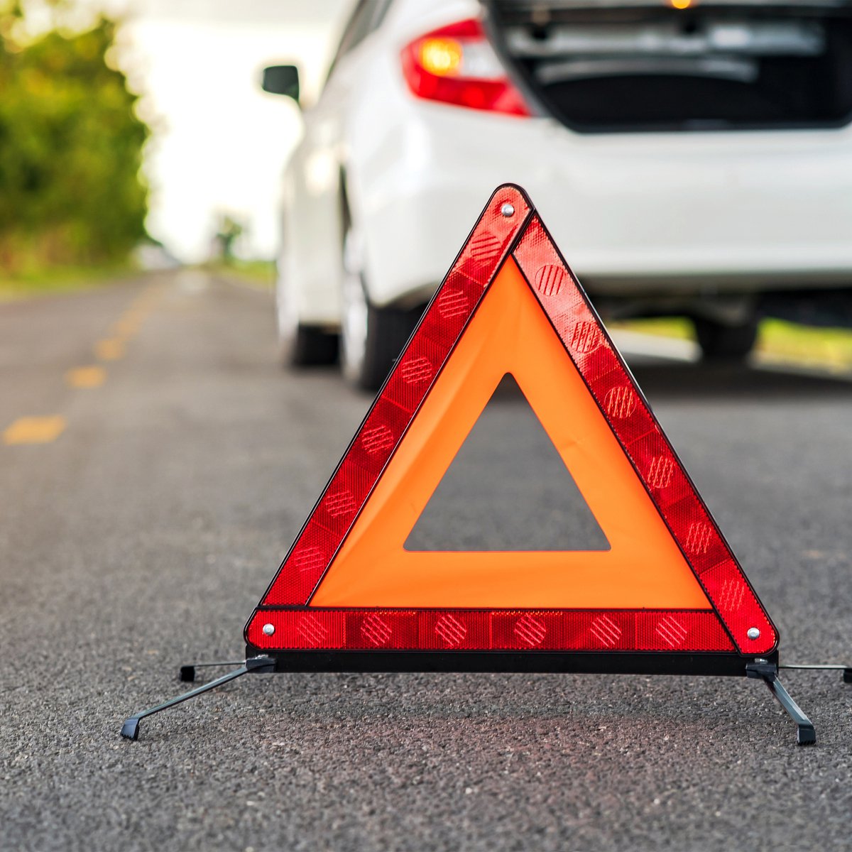 Auto Veiligheidsset - 4-delig - Auto Accessoires - Reddingsdeken - Nooddeken - Veiligheidshesje - Verplicht in Vakantielanden - Gevarendriehoek - Faas – foto 4