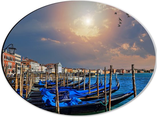 Dibond Ovaal - Rij Blauwe Gondels op de Wateren van Venetië - 40x30 cm Foto op Ovaal (Met Ophangsysteem)