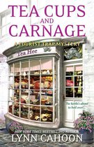 A Tourist Trap Mystery 7 - Tea Cups and Carnage