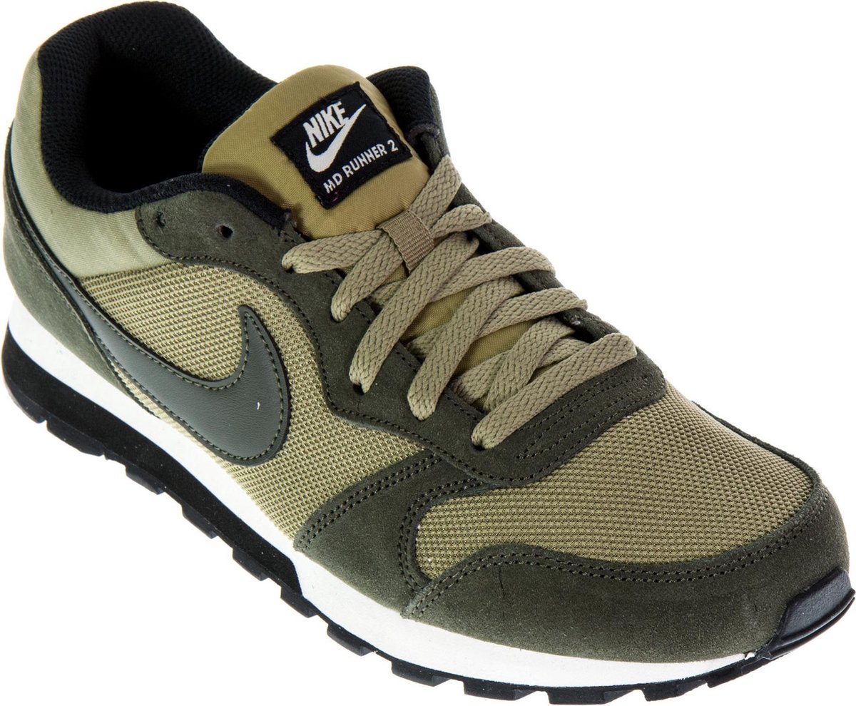 Nike MD Runner 2 Sneakers - Maat 46 - Mannen - groen | bol.com