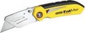 Gele Stanley FatMax vouwmets met zwart handvat en metalen mes, gesloten.