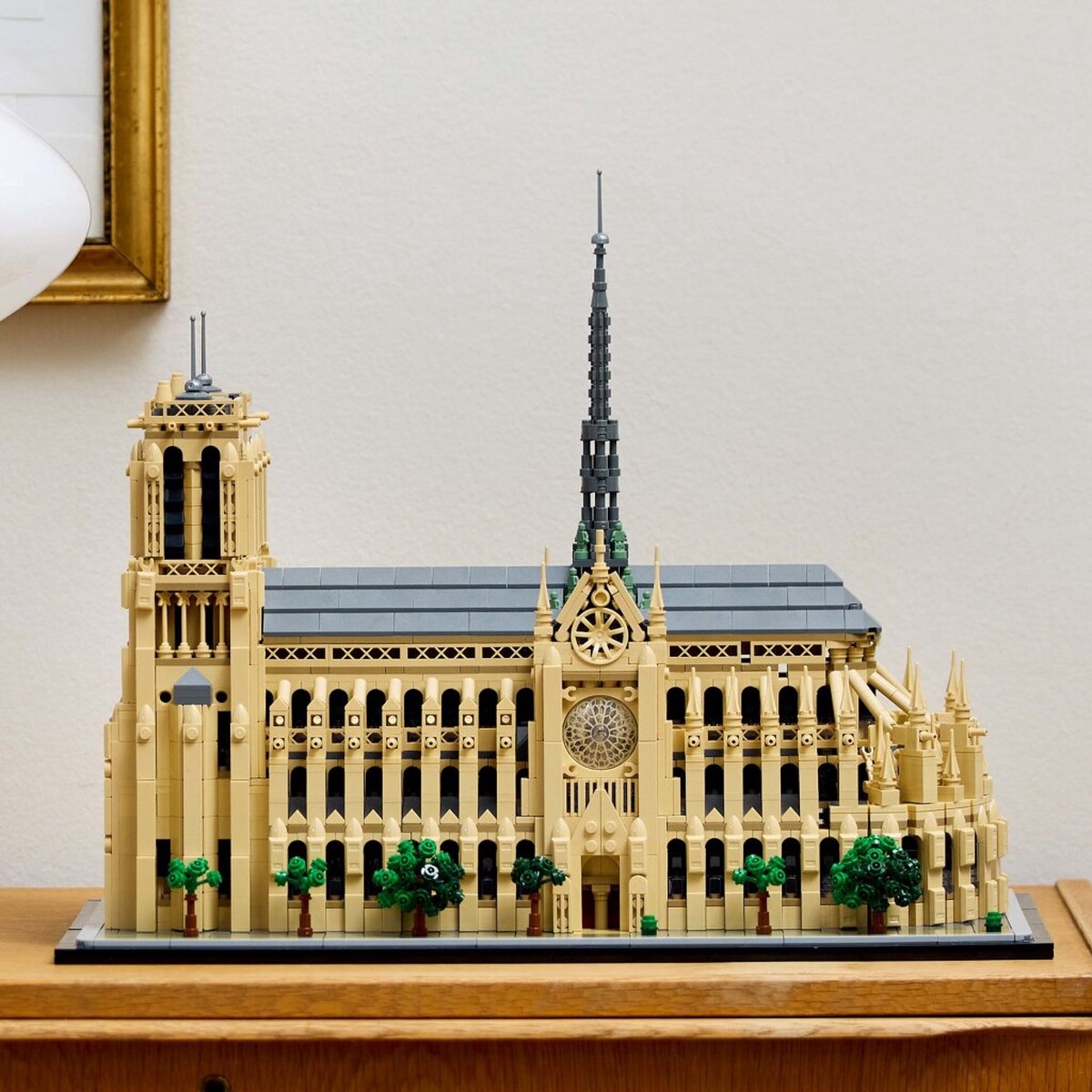 LEGO Architecture Notre-Dame van Parijs - 21061 — afbeelding 12