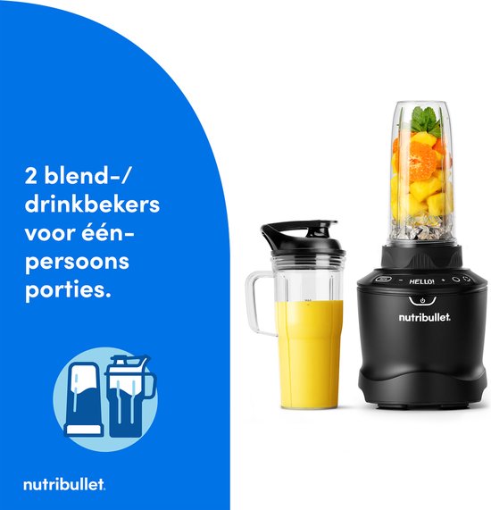 Zwarte Nutribullet blender met een kan en twee drinkbekers.