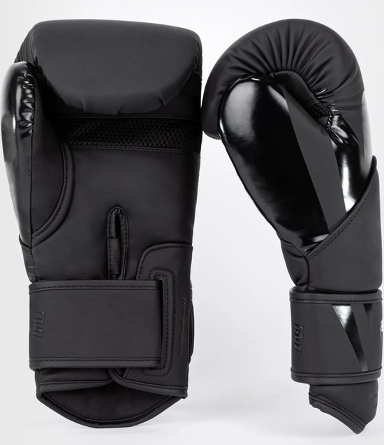 Zwarte VENUM boksring met glanzende opdruk en 16oz aanduiding.