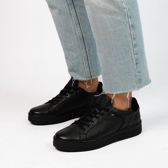 Manfield Dames Zwarte leren sneakers Maat 38 bol