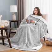 Skandika Campingdecke Liva | 4-in-1 Outdoor Decke, 200 x 135 cm, Überwurf, Schlafsack, Kissen, mit Teddyfell oder Nylon Unterseite, Wattierung aus Polyester, wasserdicht (Schwarz | Nylon
