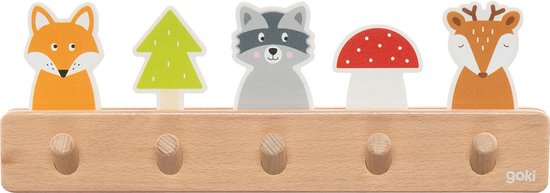 Houten kapstok met vijf haken. Boven de haken staan, van links naar rechts, een vos, kerstboom, wasbeer, paddenstoel en een hert.